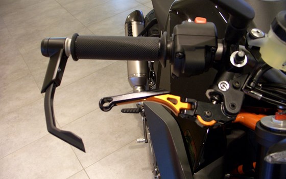 Umgebautes Motorrad KTM 1290 Super Duke R von Zweirad Graß - Bild 5 Umgebautes Motorrad KTM 1290 Super Duke R von Zweirad Graß - Bild 5