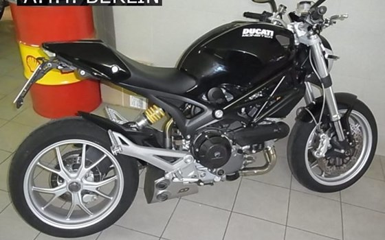 Umgebautes Motorrad Ducati Monster 1100 von A.T.T.-Tiedemann-Motorräder e.Kfm - Bild 1