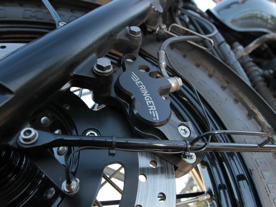 Umbgebautes Motorrad Triumph Bonneville T100 Bild 2: Umbgebautes Motorrad Triumph Bonneville T100