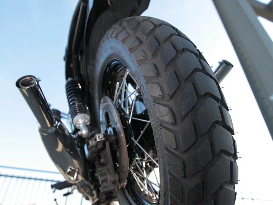 Umbgebautes Motorrad Triumph Bonneville T100 Bild 7: Umbgebautes Motorrad Triumph Bonneville T100