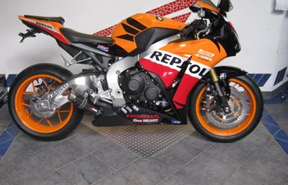 Honda CBR1000RR Fireblade Custom Bike Honda CBR1000RR Fireblade Custom Bike