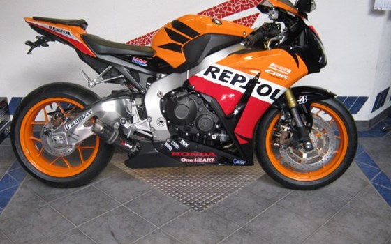 Umgebautes Motorrad Honda CBR1000RR Fireblade von Motorrad Kreiselmeyer GmbH - Bild 1 Umgebautes Motorrad Honda CBR1000RR Fireblade von Motorrad Kreiselmeyer GmbH - Bild 1
