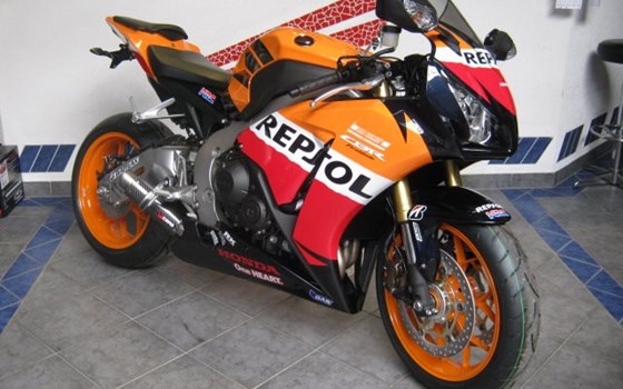 Umgebautes Motorrad Honda CBR1000RR Fireblade von Motorrad Kreiselmeyer GmbH - Bild 5 Umgebautes Motorrad Honda CBR1000RR Fireblade von Motorrad Kreiselmeyer GmbH - Bild 5