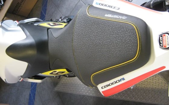 Umgebautes Motorrad Honda CB 1000 R von Motorrad Kreiselmeyer GmbH - Bild 8 Umgebautes Motorrad Honda CB 1000 R von Motorrad Kreiselmeyer GmbH - Bild 8