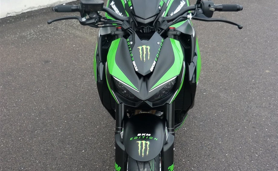 Umbgebautes Motorrad Kawasaki Z1000 Bild 6: Umbgebautes Motorrad Kawasaki Z1000