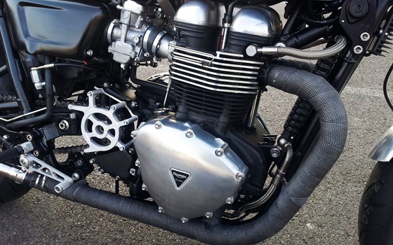 Umgebautes Motorrad Triumph Thruxton von Motorradhaus Löhmer GmbH - Bild 10 Umgebautes Motorrad Triumph Thruxton von Motorradhaus Löhmer GmbH - Bild 10