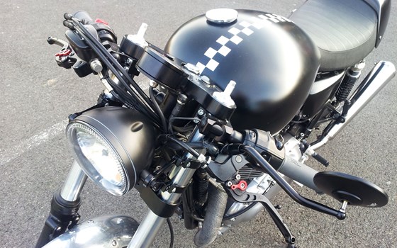 Umgebautes Motorrad Triumph Thruxton von Motorradhaus Löhmer GmbH - Bild 6 Umgebautes Motorrad Triumph Thruxton von Motorradhaus Löhmer GmbH - Bild 6