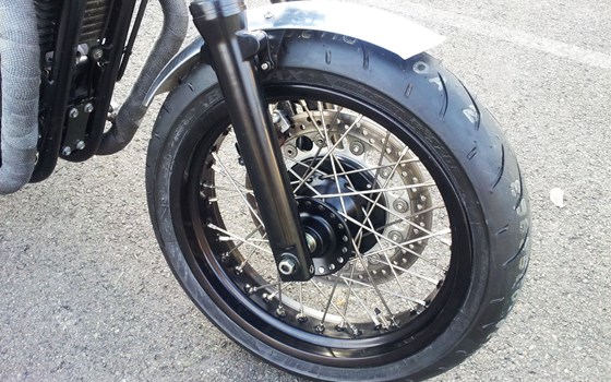 Umgebautes Motorrad Triumph Thruxton von Motorradhaus Löhmer GmbH - Bild 7 Umgebautes Motorrad Triumph Thruxton von Motorradhaus Löhmer GmbH - Bild 7