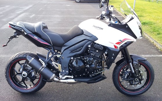 Umgebautes Motorrad Triumph Tiger Sport 1050 von Motorradhaus Löhmer GmbH - Bild 2 Umgebautes Motorrad Triumph Tiger Sport 1050 von Motorradhaus Löhmer GmbH - Bild 2