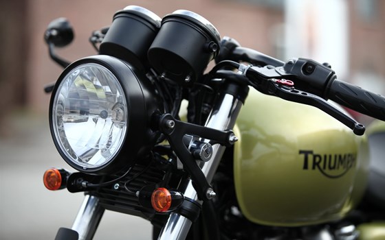 Umgebautes Motorrad Triumph Thruxton von Q-Bike Technik GmbH - Bild 3 Umgebautes Motorrad Triumph Thruxton von Q-Bike Technik GmbH - Bild 3