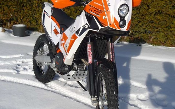 Umgebautes Motorrad KTM 690 Enduro R von Bräuer Motorradsport KG - Bild 5 Umgebautes Motorrad KTM 690 Enduro R von Bräuer Motorradsport KG - Bild 5