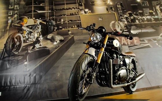 Umgebautes Motorrad Triumph Bonneville von Zweiradparadies Denk GmbH & Co. KG - Bild 2 Umgebautes Motorrad Triumph Bonneville von Zweiradparadies Denk GmbH & Co. KG - Bild 2
