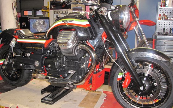 Umgebautes Motorrad Moto Guzzi California 1400 Custom von HK-Technik Kemeter OG - Bild 4 Umgebautes Motorrad Moto Guzzi California 1400 Custom von HK-Technik Kemeter OG - Bild 4