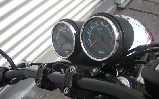 Umgebautes Motorrad Triumph Bonneville T100 von IL MOTO  Motorradhandel und Reparaturwerkstätte GesmbH - Bild 8 Umgebautes Motorrad Triumph Bonneville T100 von IL MOTO  Motorradhandel und Reparaturwerkstätte GesmbH - Bild 8