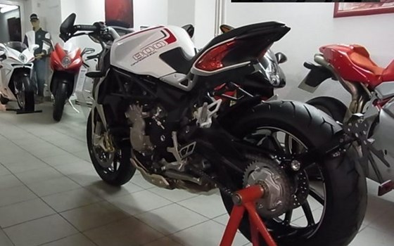 Umgebautes Motorrad MV Agusta Dragster 800 von A.T.T.-Tiedemann-Motorräder e.Kfm - Bild 8 Umgebautes Motorrad MV Agusta Dragster 800 von A.T.T.-Tiedemann-Motorräder e.Kfm - Bild 8