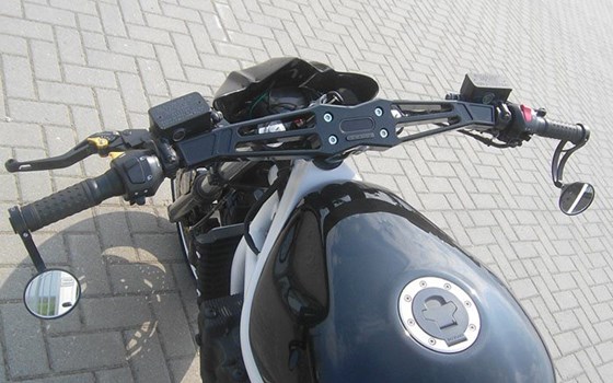 Umgebautes Motorrad Suzuki Bandit 1200 von Uhlmann Motorräder GmbH - Bild 2 Umgebautes Motorrad Suzuki Bandit 1200 von Uhlmann Motorräder GmbH - Bild 2