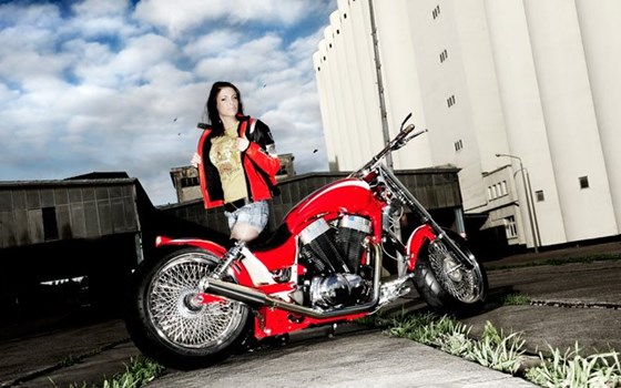 Umgebautes Motorrad Suzuki Intruder VS 1400 von Uhlmann Motorräder GmbH - Bild 10 Umgebautes Motorrad Suzuki Intruder VS 1400 von Uhlmann Motorräder GmbH - Bild 10
