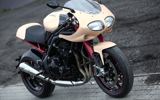Umgebautes Motorrad Triumph Speed Triple R von Q-Bike Technik GmbH - Bild 1 Umgebautes Motorrad Triumph Speed Triple R von Q-Bike Technik GmbH - Bild 1