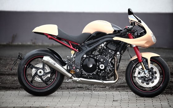 Umgebautes Motorrad Triumph Speed Triple R von Q-Bike Technik GmbH - Bild 3 Umgebautes Motorrad Triumph Speed Triple R von Q-Bike Technik GmbH - Bild 3