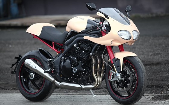 Umgebautes Motorrad Triumph Speed Triple R von Q-Bike Technik GmbH - Bild 4 Umgebautes Motorrad Triumph Speed Triple R von Q-Bike Technik GmbH - Bild 4