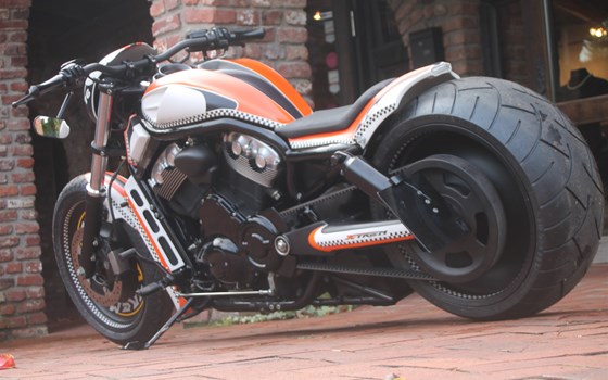 Umgebautes Motorrad Harley-Davidson V-Rod Night Rod VRSCD von X-Trem Custombikes - Bild 1 Umgebautes Motorrad Harley-Davidson V-Rod Night Rod VRSCD von X-Trem Custombikes - Bild 1