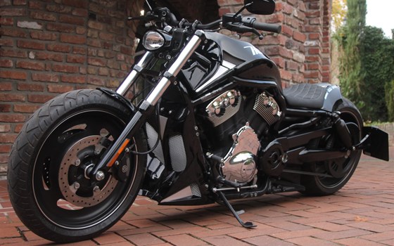 Umgebautes Motorrad Harley-Davidson V-Rod Night Rod VRSCD von X-Trem Custombikes - Bild 2 Umgebautes Motorrad Harley-Davidson V-Rod Night Rod VRSCD von X-Trem Custombikes - Bild 2