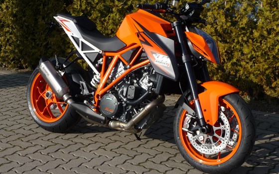 Umgebautes Motorrad KTM 1290 Super Duke R von Bräuer Motorradsport KG - Bild 2 Umgebautes Motorrad KTM 1290 Super Duke R von Bräuer Motorradsport KG - Bild 2
