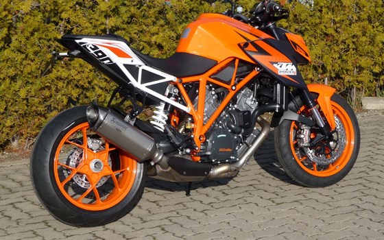 Umgebautes Motorrad KTM 1290 Super Duke R von Bräuer Motorradsport KG - Bild 3 Umgebautes Motorrad KTM 1290 Super Duke R von Bräuer Motorradsport KG - Bild 3