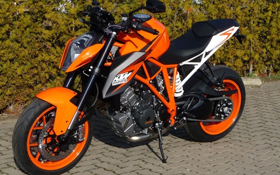 Umgebautes Motorrad KTM 1290 Super Duke R von Bräuer Motorradsport KG - Bild 6 Umgebautes Motorrad KTM 1290 Super Duke R von Bräuer Motorradsport KG - Bild 6
