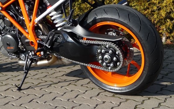Umgebautes Motorrad KTM 1290 Super Duke R von Bräuer Motorradsport KG - Bild 7 Umgebautes Motorrad KTM 1290 Super Duke R von Bräuer Motorradsport KG - Bild 7