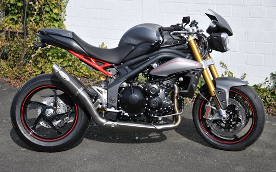 Umgebautes Motorrad Triumph Speed Triple R von Motorrad Reinhardt GmbH - Bild 4 Umgebautes Motorrad Triumph Speed Triple R von Motorrad Reinhardt GmbH - Bild 4