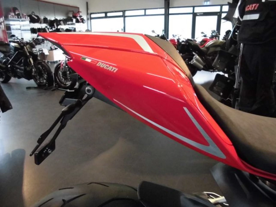 Umbgebautes Motorrad Ducati 899 Panigale Bild 8: Umbgebautes Motorrad Ducati 899 Panigale