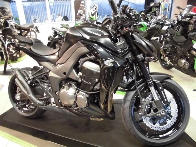 Umbgebautes Motorrad Kawasaki Z1000 Bild 8: Umbgebautes Motorrad Kawasaki Z1000