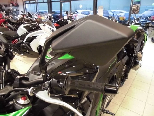 Umbgebautes Motorrad Kawasaki Z 800 Bild 4: Umbgebautes Motorrad Kawasaki Z 800