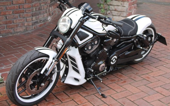 Umgebautes Motorrad Harley-Davidson Night Rod Special VRSCDX von X-Trem Custombikes - Bild 2 Umgebautes Motorrad Harley-Davidson Night Rod Special VRSCDX von X-Trem Custombikes - Bild 2