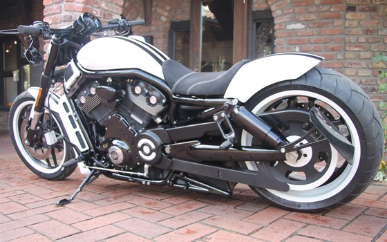 Umgebautes Motorrad Harley-Davidson Night Rod Special VRSCDX von X-Trem Custombikes - Bild 4 Umgebautes Motorrad Harley-Davidson Night Rod Special VRSCDX von X-Trem Custombikes - Bild 4