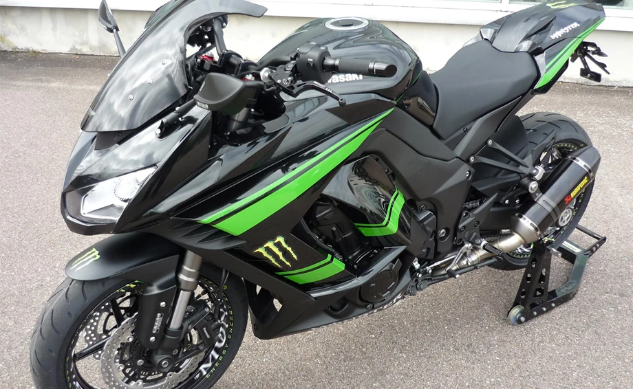Umbgebautes Motorrad Kawasaki Z1000SX Bild 3: Umbgebautes Motorrad Kawasaki Z1000SX