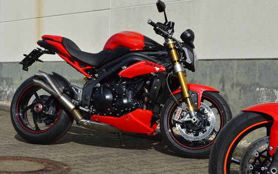 Umgebautes Motorrad Triumph Speed Triple 1050 von TRIUMPH Chemnitz Böttger und Budach OHG - Bild 1 Umgebautes Motorrad Triumph Speed Triple 1050 von TRIUMPH Chemnitz Böttger und Budach OHG - Bild 1