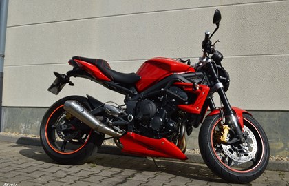 Triumph Street Triple 675 R Custom Bike Triumph Street Triple 675 R Custom Bike