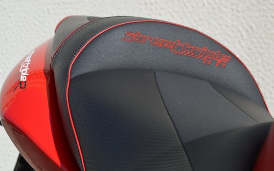 Umgebautes Motorrad Triumph Street Triple 675 R von TRIUMPH Chemnitz Böttger und Budach OHG - Bild 4 Umgebautes Motorrad Triumph Street Triple 675 R von TRIUMPH Chemnitz Böttger und Budach OHG - Bild 4
