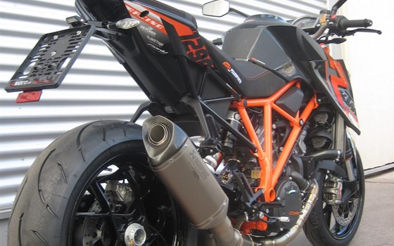 Umgebautes Motorrad KTM 1290 Super Duke R von IL MOTO  Motorradhandel und Reparaturwerkstätte GesmbH - Bild 3 Umgebautes Motorrad KTM 1290 Super Duke R von IL MOTO  Motorradhandel und Reparaturwerkstätte GesmbH - Bild 3