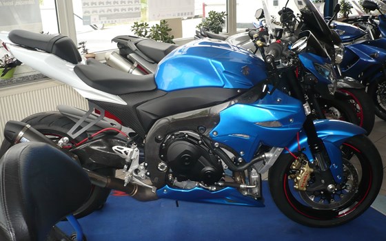 Umgebautes Motorrad Suzuki GSX-R 1000 von Reimo-Reinhard Motorrad GmbH - Bild 1 Umgebautes Motorrad Suzuki GSX-R 1000 von Reimo-Reinhard Motorrad GmbH - Bild 1
