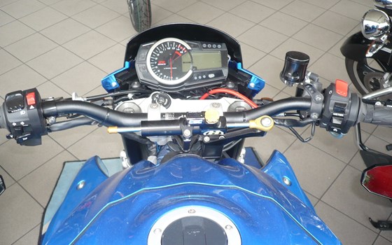 Umgebautes Motorrad Suzuki GSX-R 1000 von Reimo-Reinhard Motorrad GmbH - Bild 4 Umgebautes Motorrad Suzuki GSX-R 1000 von Reimo-Reinhard Motorrad GmbH - Bild 4