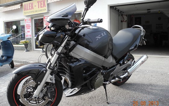 Umgebautes Motorrad Honda X11 von danb - Bild 6 Umgebautes Motorrad Honda X11 von danb - Bild 6