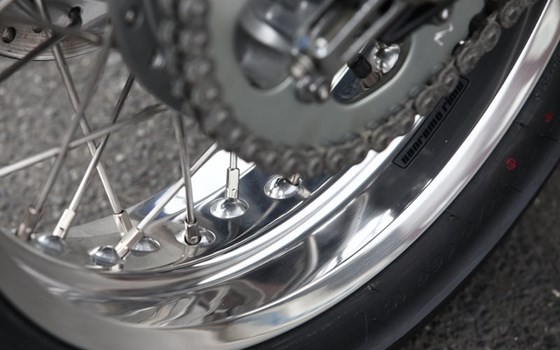 Umgebautes Motorrad Triumph Scrambler von Q-Bike Technik GmbH - Bild 2 Umgebautes Motorrad Triumph Scrambler von Q-Bike Technik GmbH - Bild 2