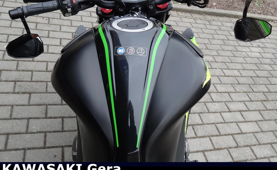 Umbgebautes Motorrad Kawasaki Z1000 Bild 10: Umbgebautes Motorrad Kawasaki Z1000