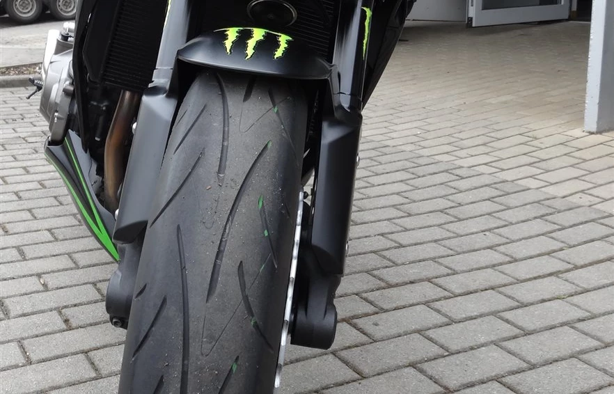 Umbgebautes Motorrad Kawasaki Z1000 Bild 6: Umbgebautes Motorrad Kawasaki Z1000