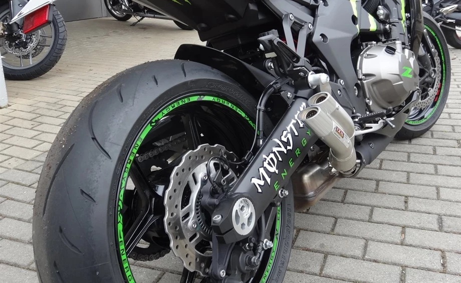 Umbgebautes Motorrad Kawasaki Z1000 Bild 9: Umbgebautes Motorrad Kawasaki Z1000