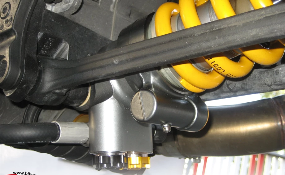 Umbgebautes Motorrad Ducati Diavel Carbon Bild 3: Umbgebautes Motorrad Ducati Diavel Carbon