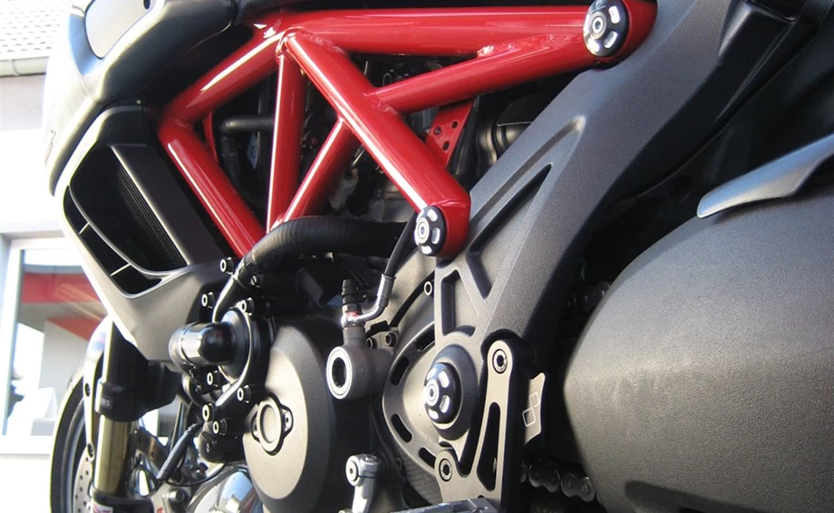 Umbgebautes Motorrad Ducati Diavel Carbon Bild 8: Umbgebautes Motorrad Ducati Diavel Carbon